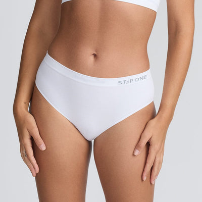 [EXP-A] Women's SmoothFit Bikini Brief - Piña Colada - Bamboo Underwear - Model:Elke